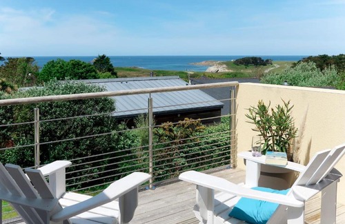Plouarzel House | Holiday Home Maison de Plain Pied - Vue Mer by Interhome