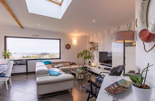 Plouarzel House | Holiday Home Maison de Plain Pied - Vue Mer by Interhome