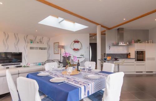 Plouarzel House | Holiday Home Maison de Plain Pied - Vue Mer by Interhome