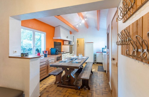 Ile d'Yeu House | Holiday Home 'Maison 250m Plage - Grand Jardin' with Private Garden and Wi-Fi