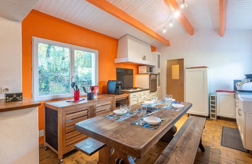 Ile d'Yeu House | Holiday Home 'Maison 250m Plage - Grand Jardin' with Private Garden and Wi-Fi