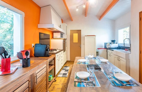 Ile d'Yeu House | Holiday Home 'Maison 250m Plage - Grand Jardin' with Private Garden and Wi-Fi