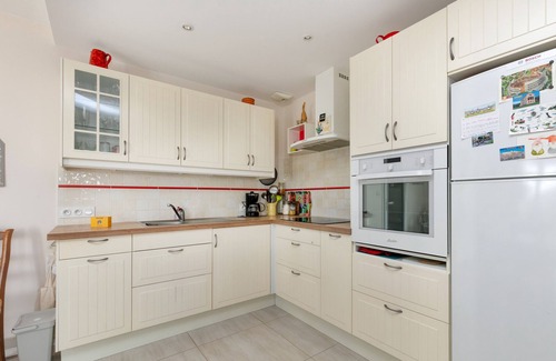 Le Croisic House | Holiday Home 'Maison Spacieuse 4p' with Sea View, Private Terrace and Wi-Fi