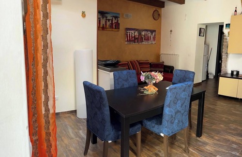 Velletri House | Holiday Home 'Maison Gaia' with Balcony, Wi-Fi and Air Conditioning