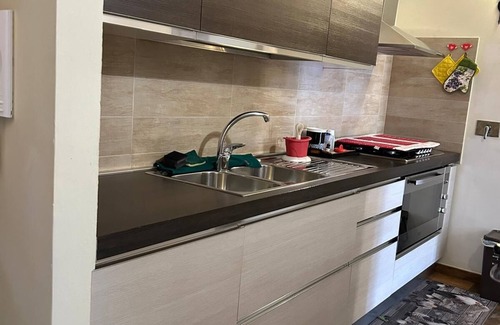 Velletri House | Holiday Home 'Maison Gaia' with Balcony, Wi-Fi and Air Conditioning