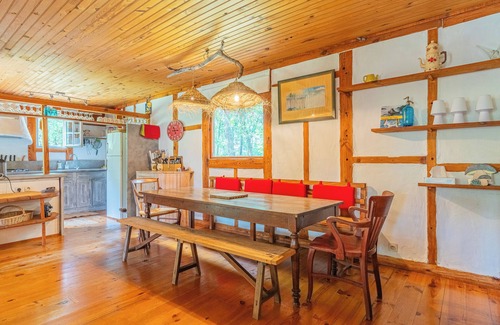 Pissos House | Holiday Home 'Maison Landaise' with Private Terrace, Private Garden and Wi-Fi