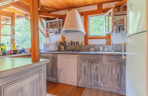 Pissos House | Holiday Home 'Maison Landaise' with Private Terrace, Private Garden and Wi-Fi