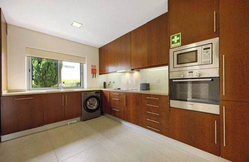 Luz de Tavira House | Holiday Home 'Mar Azul - Lux Tavira' with Shared Pool, Wi-Fi and Air Conditioning