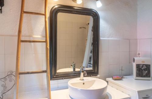 Chiddes House | Holiday Home Marguerite by Interhome