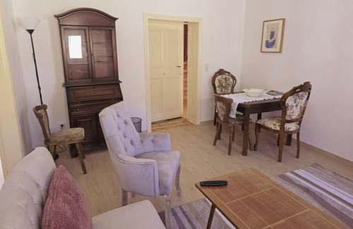 Beeskow House | Holiday Home 'Marienblick' with Private Terrace, Private Garden and Wi-Fi