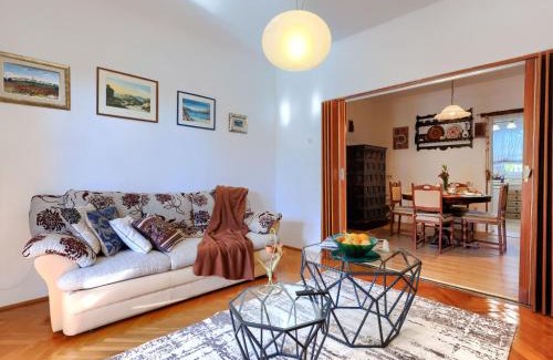 Snasici House | Holiday Home Marija by Interhome
