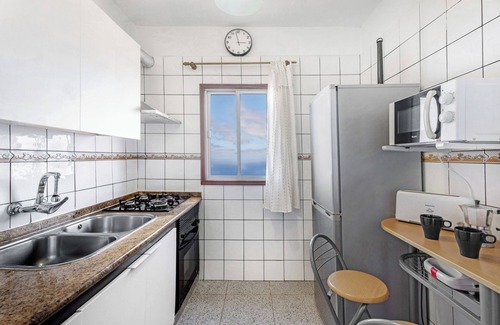 Tesbabo House | Holiday Home 'Maruca 1' with Sea View, Private Terrace and Wi-Fi