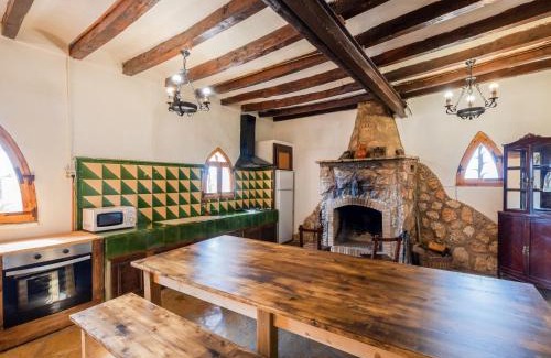 El Catllar House | Holiday Home Mas d'en Tarres by Interhome