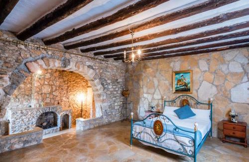 El Catllar House | Holiday Home Mas d'en Tarres by Interhome
