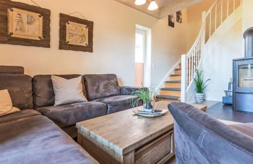 Dagebuell House | Holiday Home Meeresbrise by Interhome