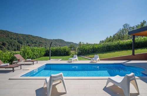Bosiljevo House | Holiday Home Mia by Interhome