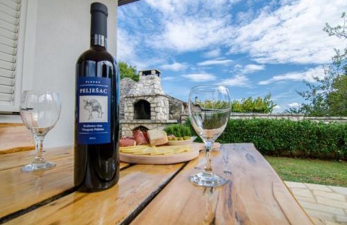 Marceljani House | Holiday Home Mia