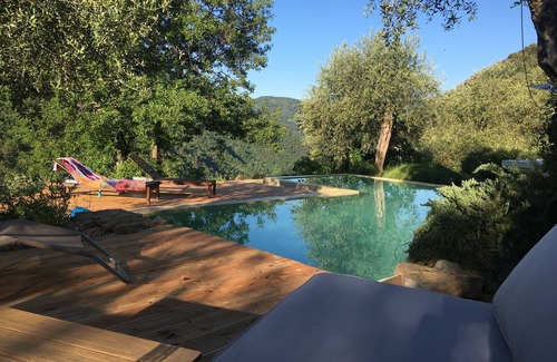 Castel Vittorio House | Holiday Home 'Mini House' with Mountain View, Shared Pool and Wi-Fi