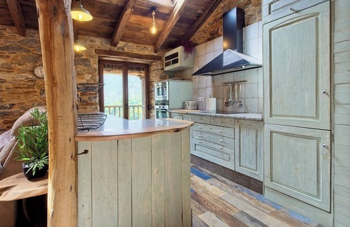 Folgoso do Courel House | Holiday Home 'Miradoiro Do Courel' with Mountain View, Private Garden and Balcony