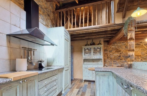 Folgoso do Courel House | Holiday Home 'Miradoiro Do Courel' with Mountain View, Private Garden and Balcony