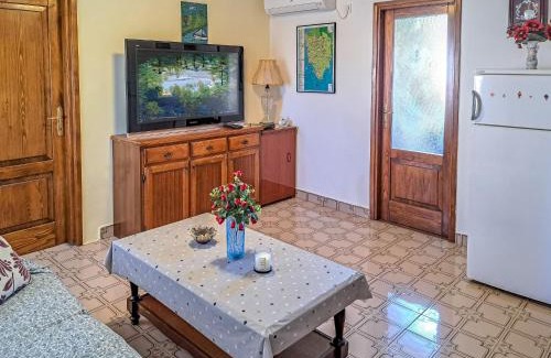 Vrznaveri House | Holiday Home Mirjana by Interhome