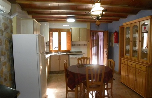 Moratalla House | Holiday Home 'Molino 2' with Mountain View, Wi-Fi and Air Conditioning