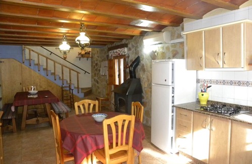 Moratalla House | Holiday Home 'Molino 2' with Mountain View, Wi-Fi and Air Conditioning