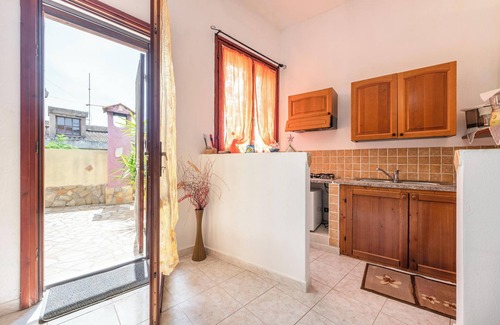 Villaputzu House | Holiday Home 'Monolocale Il Girasole' close to City Centre with Garden & A/C