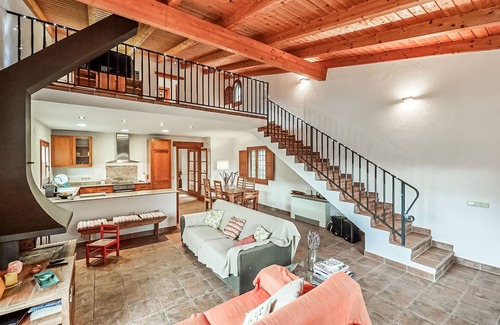 Montseny House | Holiday Home Montseny with Pool