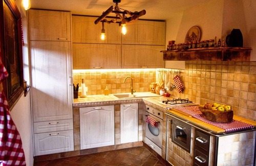 Srednje Grcevje House | Holiday home mountain views