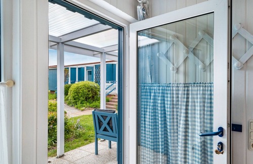 Meschendorf House | Holiday home "Möve ABA Bungalow 66" with private terrace and WLAN