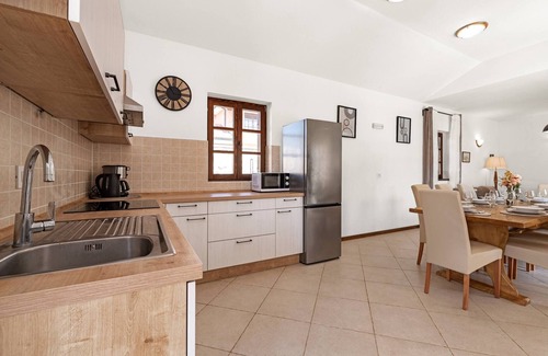 Muline House | Holiday Home Muline - four bedroom house with a swimming pool