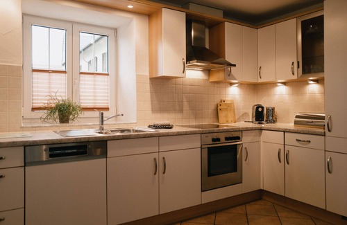 Auggen House | Holiday Home 'Muskatellerhaus' with Shared Pool, Private Terrace and Wi-Fi