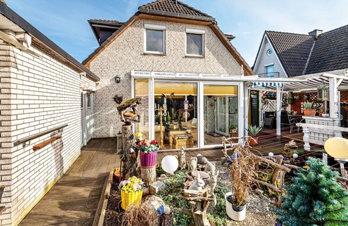 Roevershagen House | Holiday Home "Nahe Ostsee" with Private Terrace & Wi-Fi