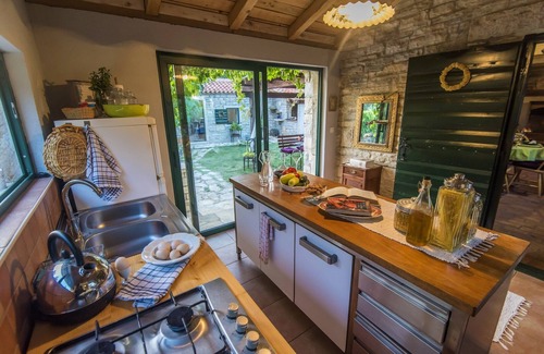 Sopot House | Holiday Home near Adriatic Sea and Krka Falls