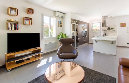 Gonfaron House | Holiday Home near Côte d'Azur with Pool
