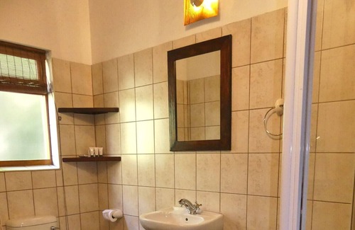 Phalaborwa Villa | Holiday home near Kruger National Park with one electricity source.