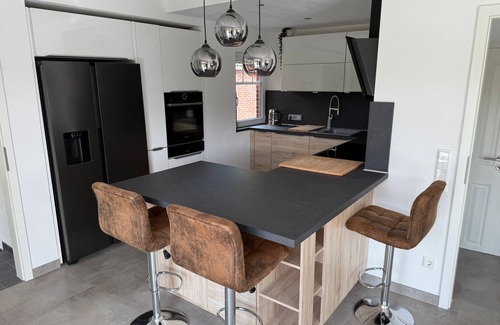 Neuenburg House | Holiday Home 'Neeborg' with Private Terrace, Private Garden and Wi-Fi