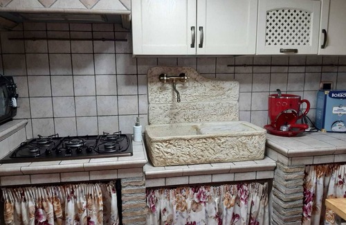 Palombaro House | Holiday Home 'Nel Cuore Della Maiella' with Mountain View, Private Terrace and Wi-Fi