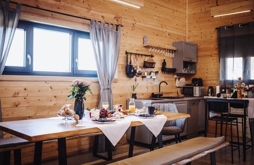 Vrbovec House | Holiday Home Nightswim Inn
