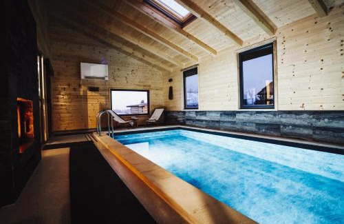 Vrbovec House | Holiday Home Nightswim Inn
