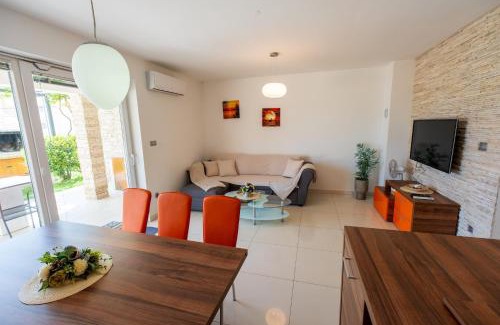 Turanj House | Holiday Home Nina