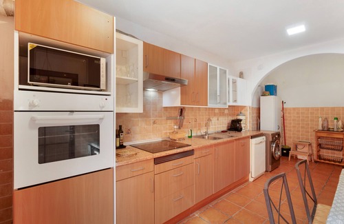 Telde House | Holiday Home 'Olas De Plata' with Mountain Views, Private Terrace and Wi-Fi