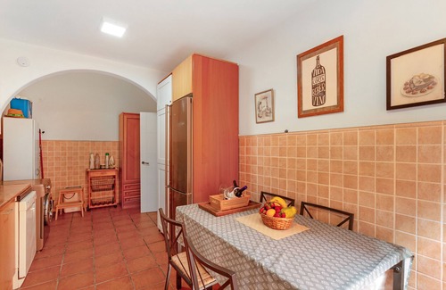 Telde House | Holiday Home 'Olas De Plata' with Mountain Views, Private Terrace and Wi-Fi