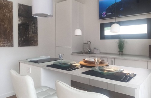 Calasparra House | Holiday Home 'Oasis Lovft' with Mountain View, Wi-Fi and Air Conditioning
