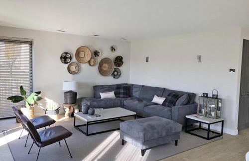 Tholen House | Holiday Home Oesterdam Resort-1 by Interhome