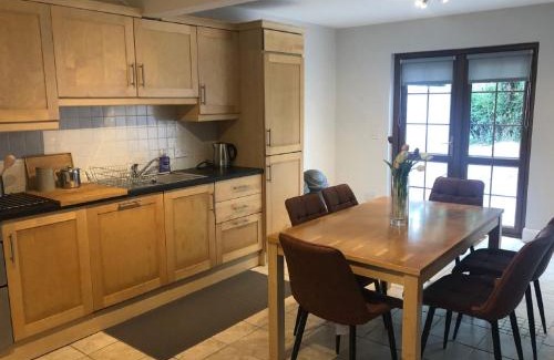 Terryglass House | Holiday Home Old Court Holiday Home-1 by Interhome