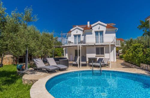 Brzac House | Holiday Home OLIVE GARDEN