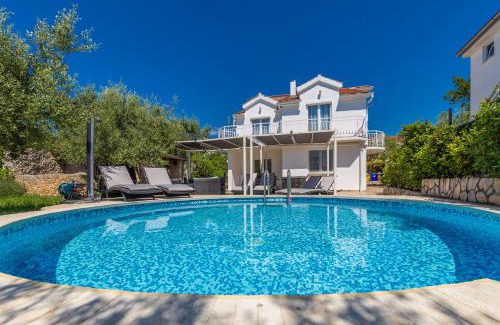 Brzac House | Holiday Home OLIVE GARDEN