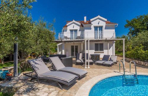 Brzac House | Holiday Home OLIVE GARDEN